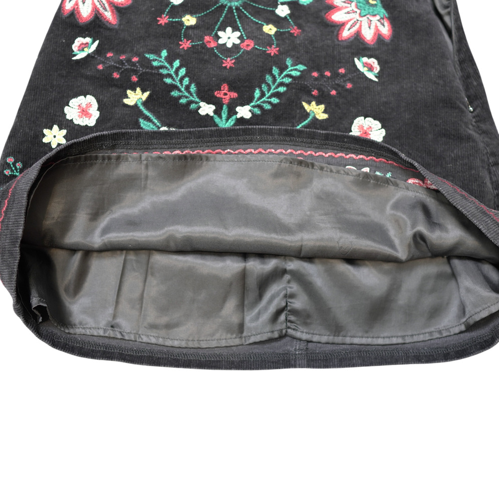 Black Mini Skirt Sz S Embroidered Floral Corduroy Lined Cotton Skater - Picture 5 of 11